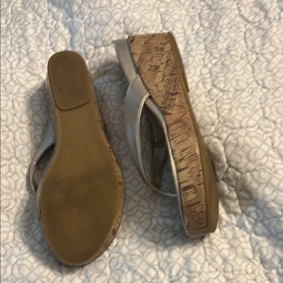 SO Silver Wedge Sandals with Metallic Finish - Picture 2 of 6